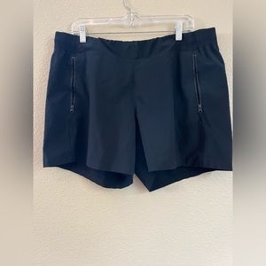 XL Women’s Columbia Shorts